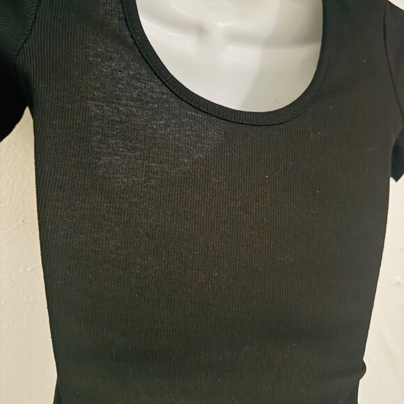 Black blouse short sleeve round neck size XS cropped - Picture 9 of 11